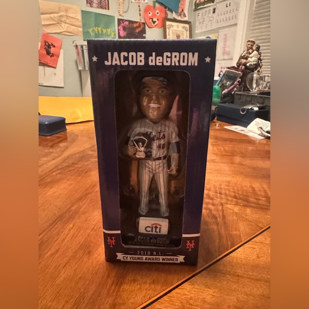 JACOB DEGROM 2018 NL CY YOUNG AWARD WINNER BOBBLEHEAD